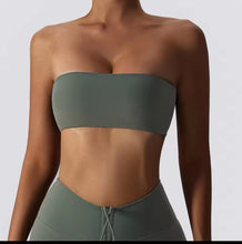 Load image into Gallery viewer, Chic &amp; Sleek Sports Bra
